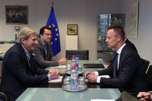 Johannes Hahn, Commissioner for Neighbourhood and Enlargement and Péter Szijjártó Photo: Ministry of Foreign Affairs and Trade