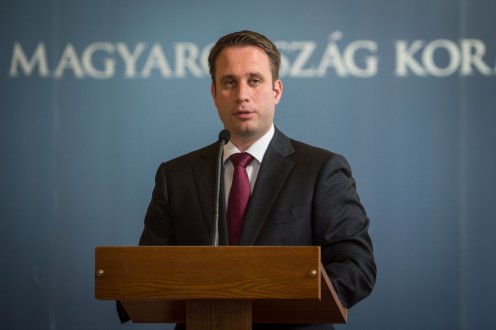 Because in addition to the arrival of lots of unfortunate people, we cannot ignore the fact that terrorists have also infiltrated their numbers Photo: Gergely Botár/kormany.hu