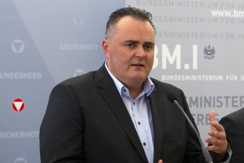 Hans Peter Doskozil takes the view that it is not enough to wait for a pan-European solution. Photo: György Varga/MTI