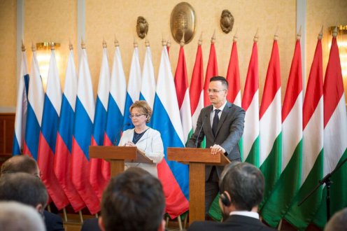 A magyar vállalatok elsősorban mezőgazdasági beruházásokba foghatnak Oroszországban, épül egy takarmánygyártó üzem, valamint egy húsgyár építését is most készítik elő. Fotó: Burger Zsolt/KKM