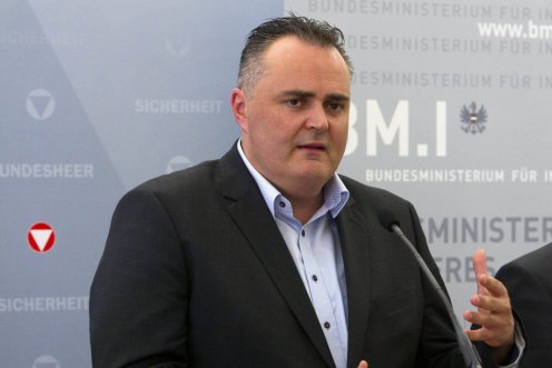 Hans Peter Doskozil szerint nem elegendő várni az európai szintű megoldásra Fotó: Varga György/MTI