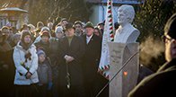 Szobrot állítottak Nagy Gáspár költőnek Budakeszin