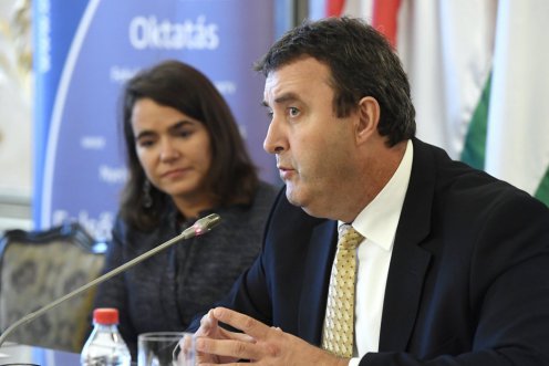 A pedagógusoknak kiemelt szerepe van abban, hogy felismerjék a tehetséget Fotó: Koszticsák Szilárd/MTI