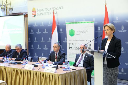 Photo: József Eisenmann/Ministry for National Economy