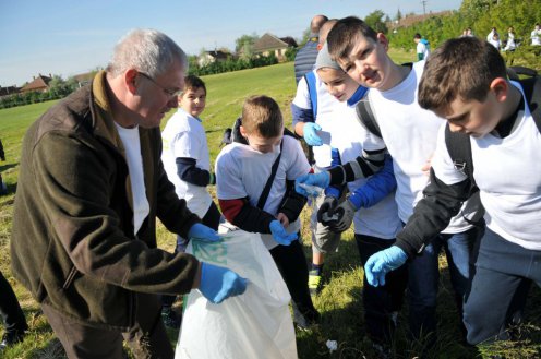 A szervezők adataiból kiderült, hogy 2015-ben 1590 területen 2 ezer 300 tonna, 9 ezer köbméter szemetet gyűjtöttek a résztvevők Fotó: Francz Ilona/FM