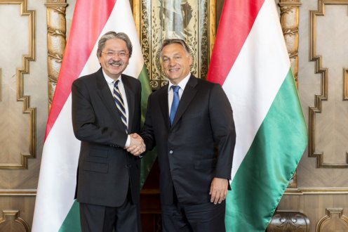 Hong Kong Financial Secretary John Tsang and Prime Minister Viktor Orbán in Parliament. Photo: Károly Árvai