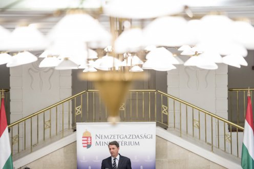 The rate of unemployment has decreased to less than half, to 5.5 per cent since the change of governments in 2010, which is the lowest for 13 years Photo: Károly Árvai/kormany.hu 