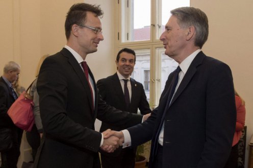 Szijjártó Péter és Philip Hammond Fotó: Kovács Márton/KKM